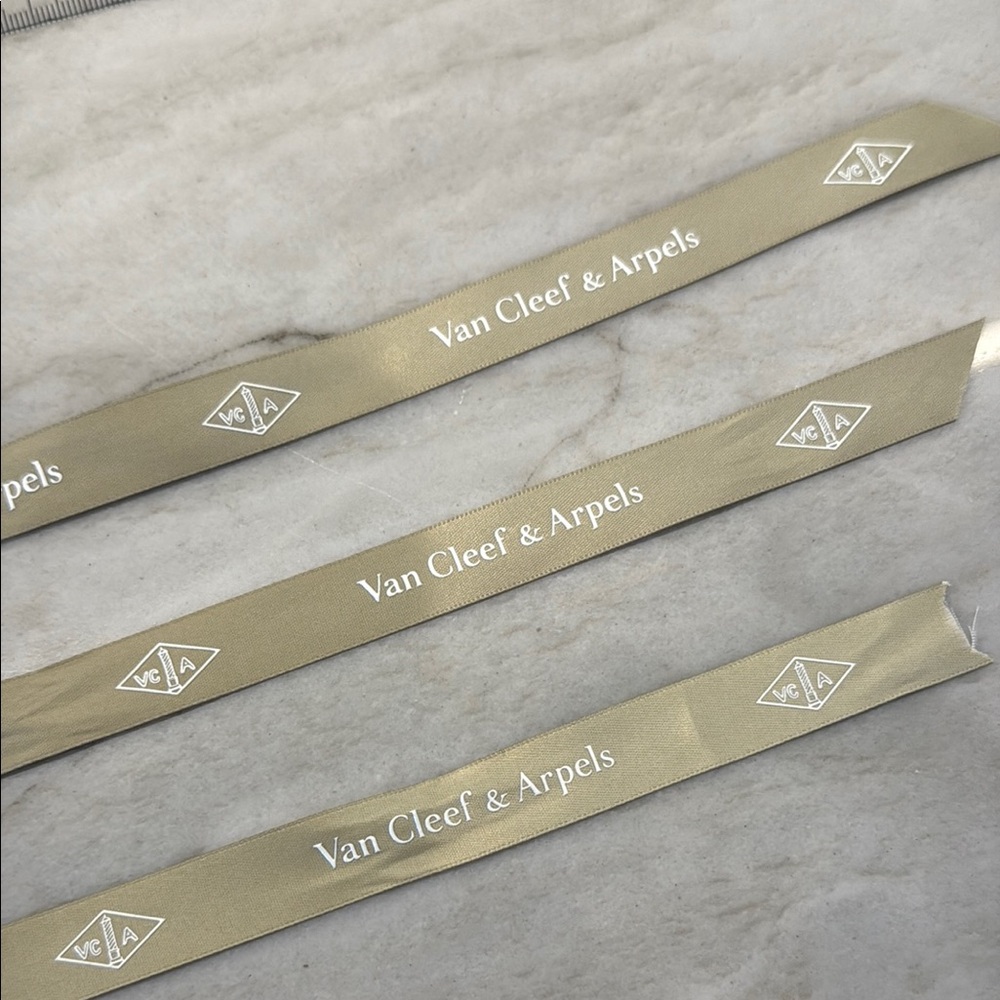 Van Cleef & Arpels Ribbon